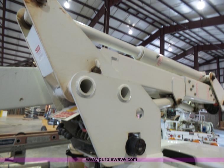 image for item L7086 2008 Dodge Ram 5500 bucket truck