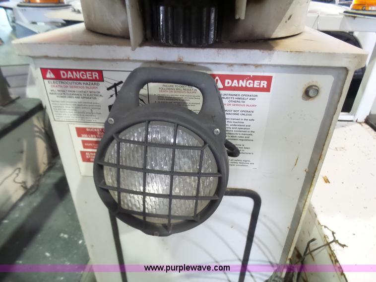 image for item L7086 2008 Dodge Ram 5500 bucket truck