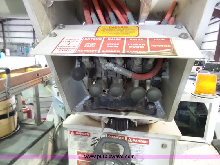 image for item L7086 2008 Dodge Ram 5500 bucket truck