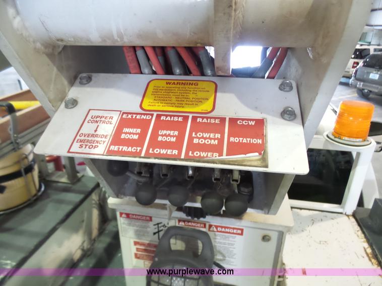 image for item L7086 2008 Dodge Ram 5500 bucket truck