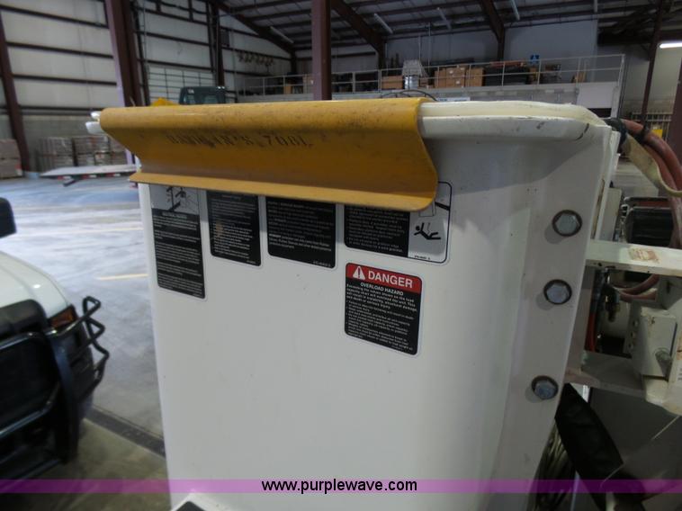 image for item L7086 2008 Dodge Ram 5500 bucket truck