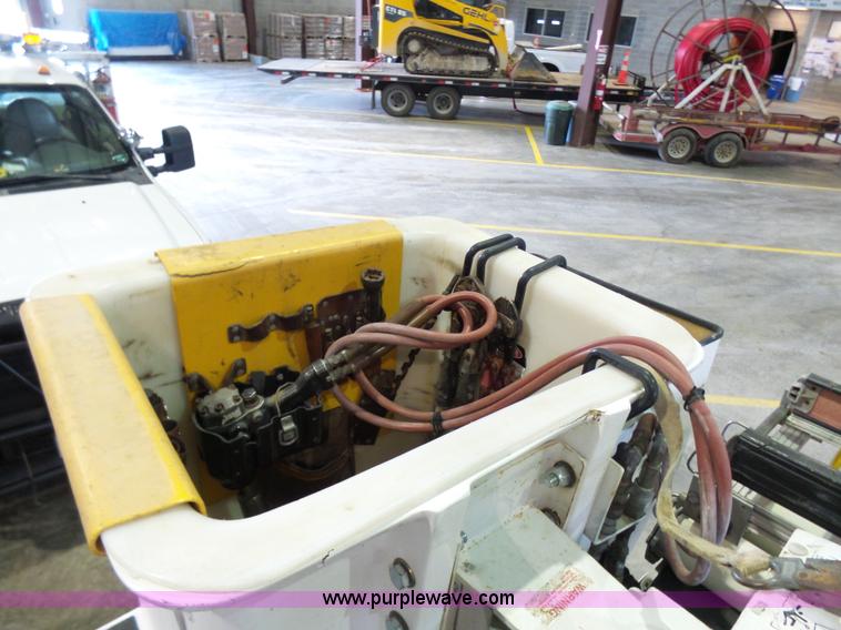 image for item L7086 2008 Dodge Ram 5500 bucket truck