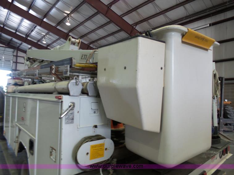 image for item L7086 2008 Dodge Ram 5500 bucket truck