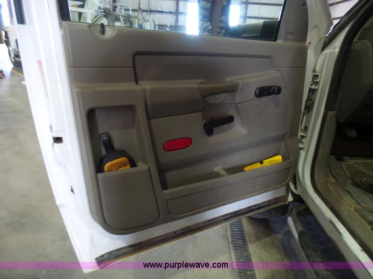 image for item L7086 2008 Dodge Ram 5500 bucket truck