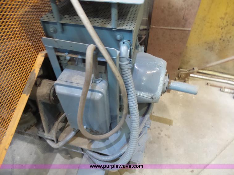 image for item L7096 Buffalo Mfg. SAPI-1205 angle roller