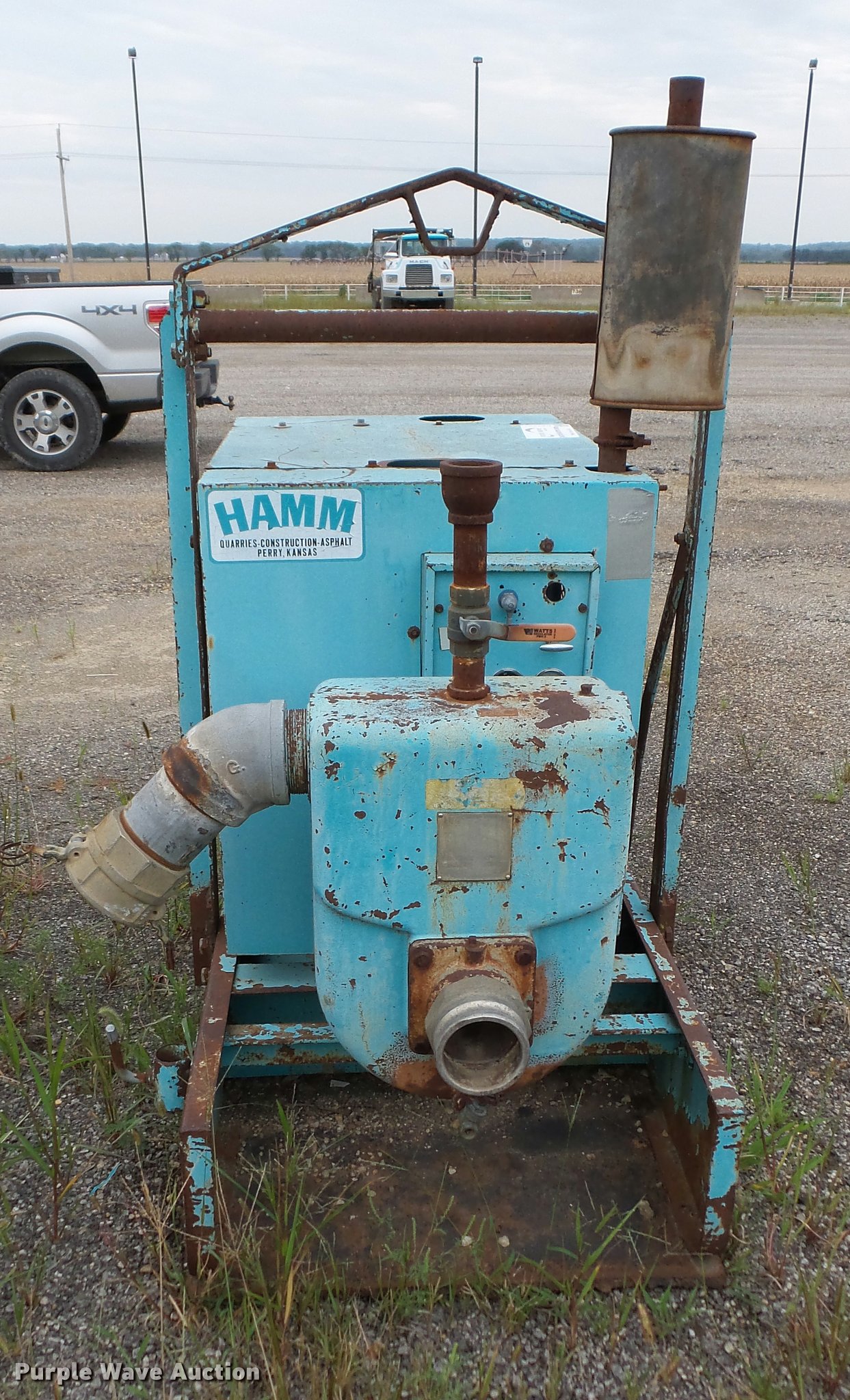 Water pump in Perry, KS | Item DA2861 sold | Purple Wave
