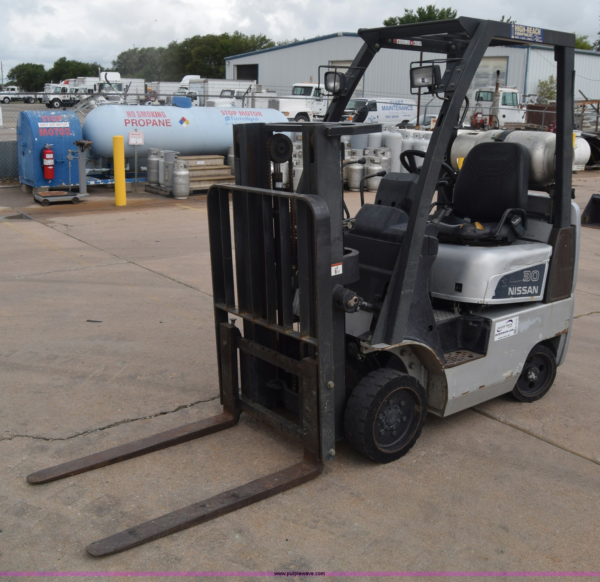 K2775 image for item K2775 Nissan 30 forklift