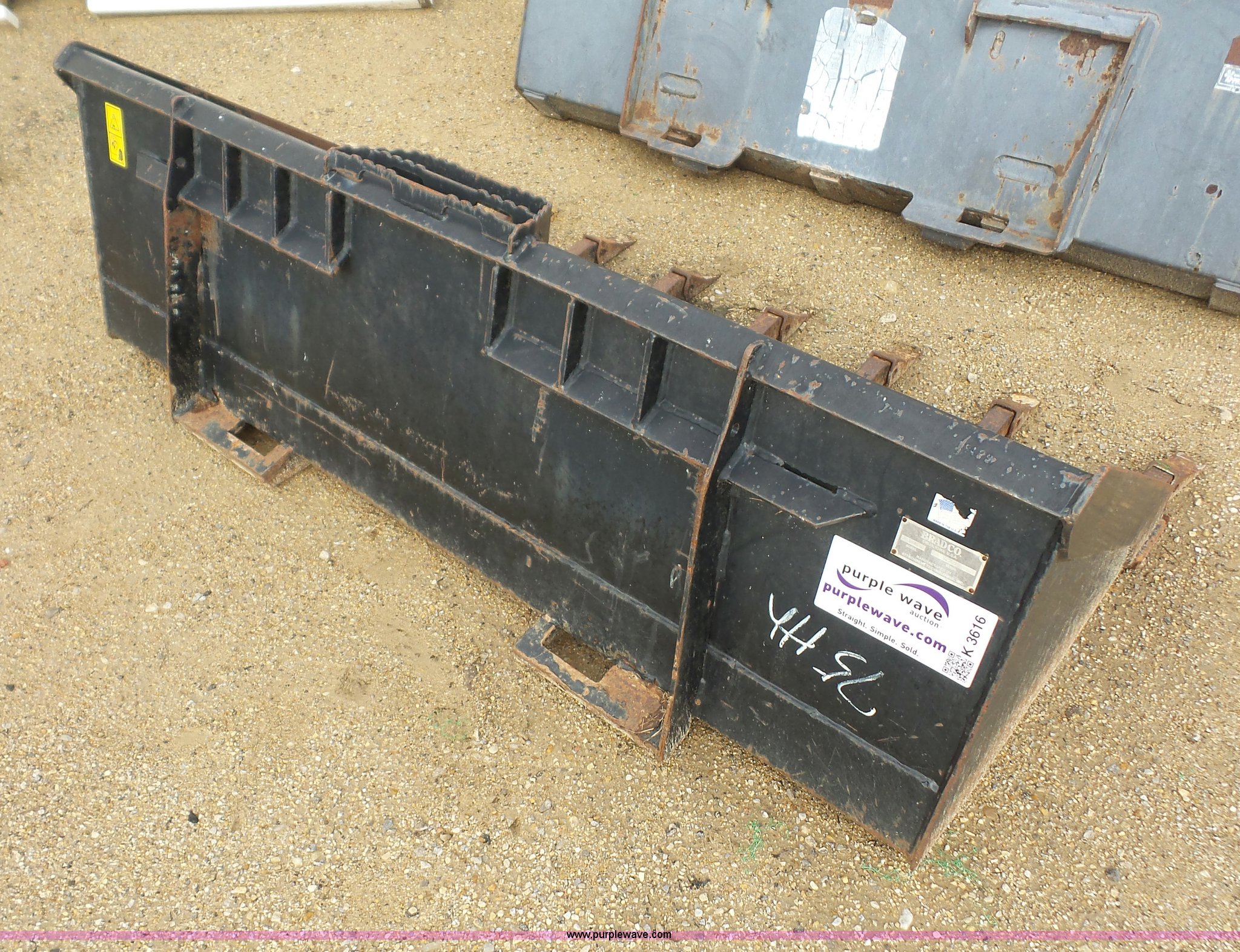 Bradco skid steer bucket in Lawrence, KS Item K3616 sold Purple Wave