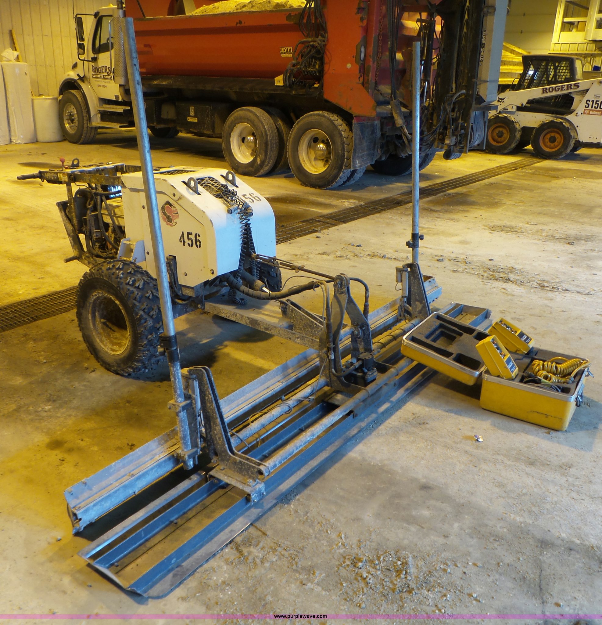 Somero S9210 Copperhead selfpropelled laser screed in Manhattan, KS