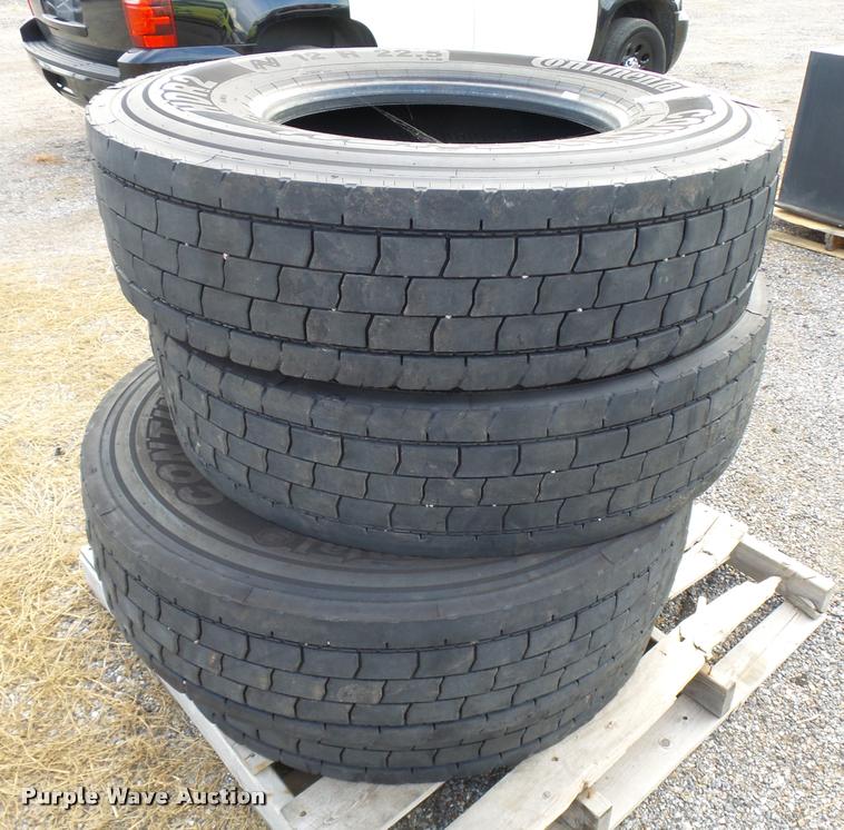 image for item AS9688 (4) Continental 12R22.5 tires