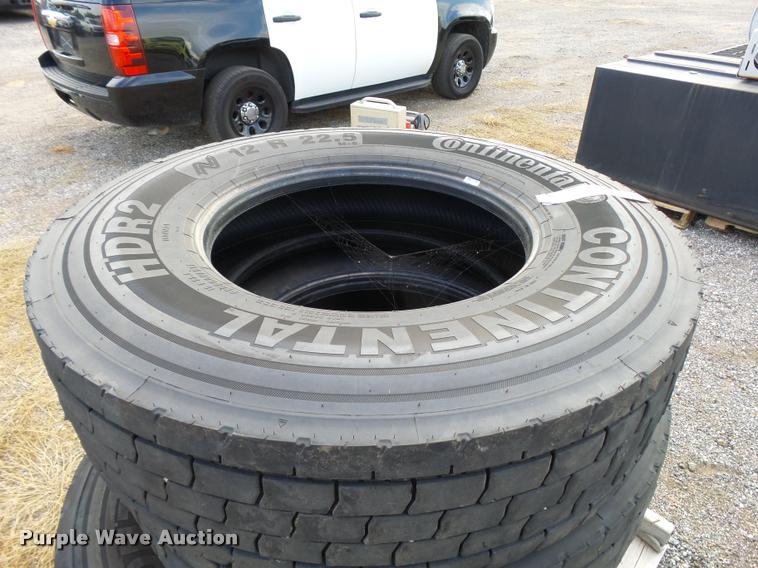 image for item AS9688 (4) Continental 12R22.5 tires