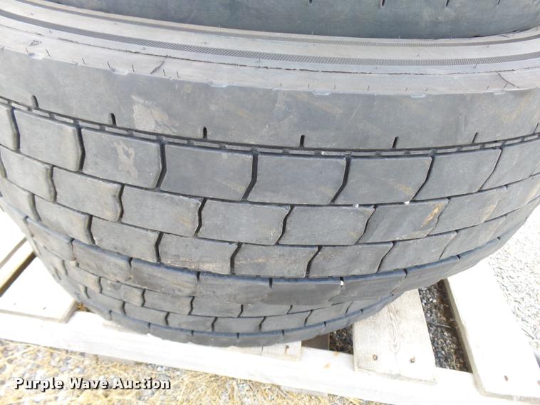 image for item AS9688 (4) Continental 12R22.5 tires