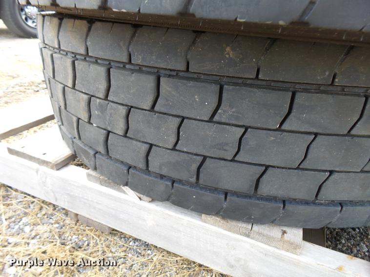 image for item AS9688 (4) Continental 12R22.5 tires