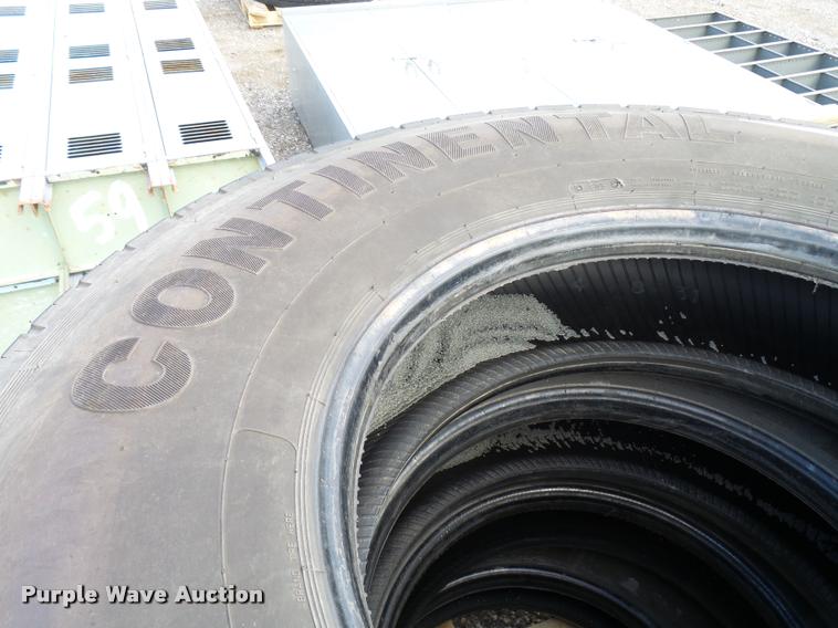 image for item AS9692 (4) Continental 12R22.5 tires