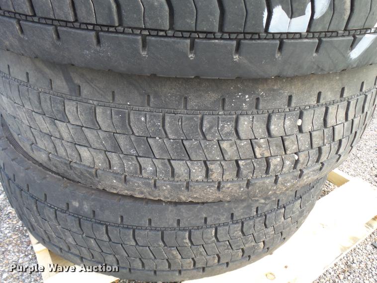 image for item AS9692 (4) Continental 12R22.5 tires