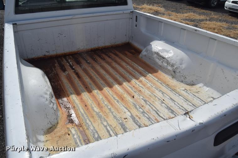 image for item L2500 2005 Chevrolet Colorado pickup truck