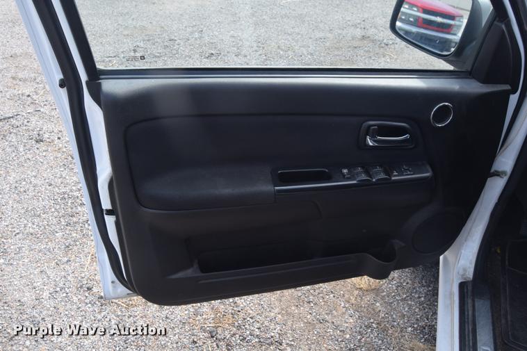 image for item L2501 2008 Chevrolet Colorado LT Crew Cab pickup truck