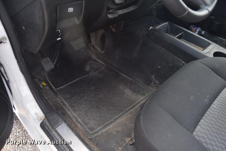 image for item L2501 2008 Chevrolet Colorado LT Crew Cab pickup truck