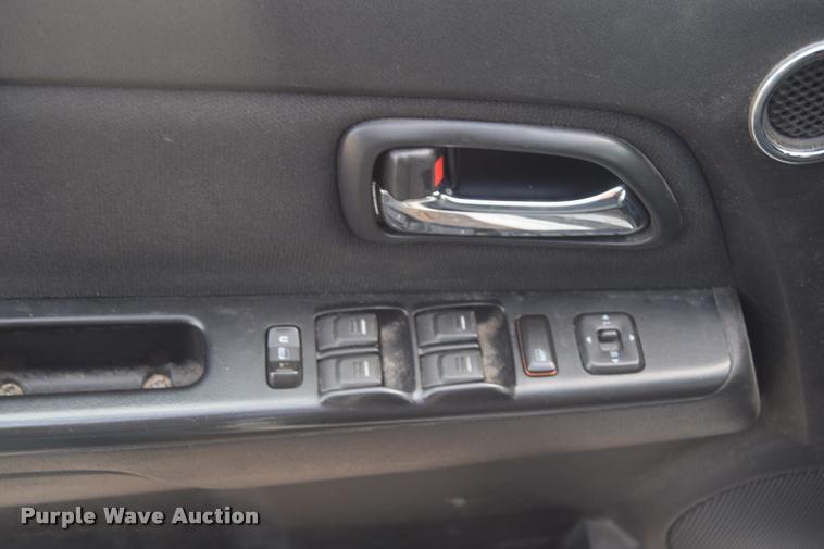 image for item L2501 2008 Chevrolet Colorado LT Crew Cab pickup truck