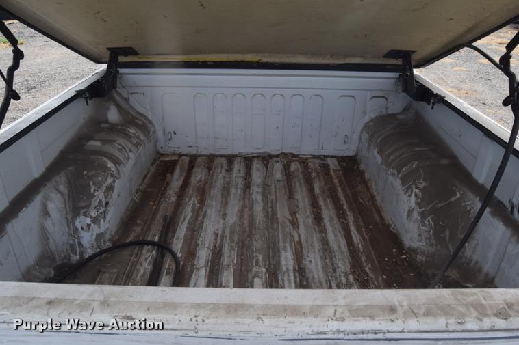 image for item L2501 2008 Chevrolet Colorado LT Crew Cab pickup truck