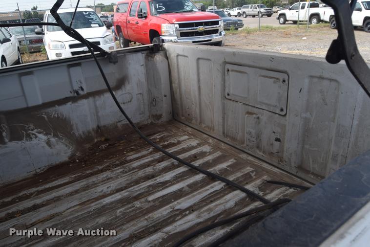 image for item L2501 2008 Chevrolet Colorado LT Crew Cab pickup truck