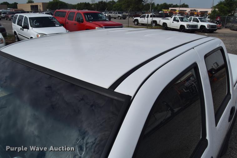 image for item L2501 2008 Chevrolet Colorado LT Crew Cab pickup truck