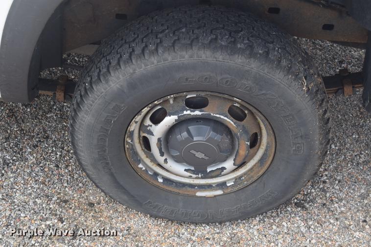 image for item L2501 2008 Chevrolet Colorado LT Crew Cab pickup truck