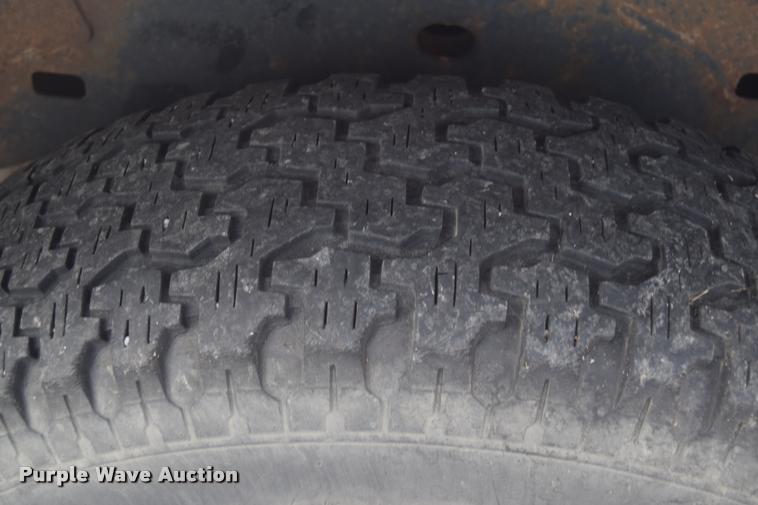 image for item L2501 2008 Chevrolet Colorado LT Crew Cab pickup truck