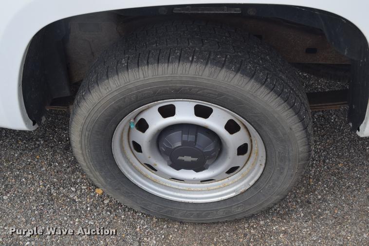 image for item L2502 2009 Chevrolet Colorado Ext. Cab pickup truck