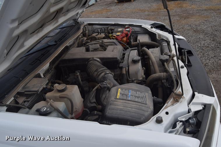 image for item L2503 2009 Chevrolet Colorado Ext. Cab pickup truck