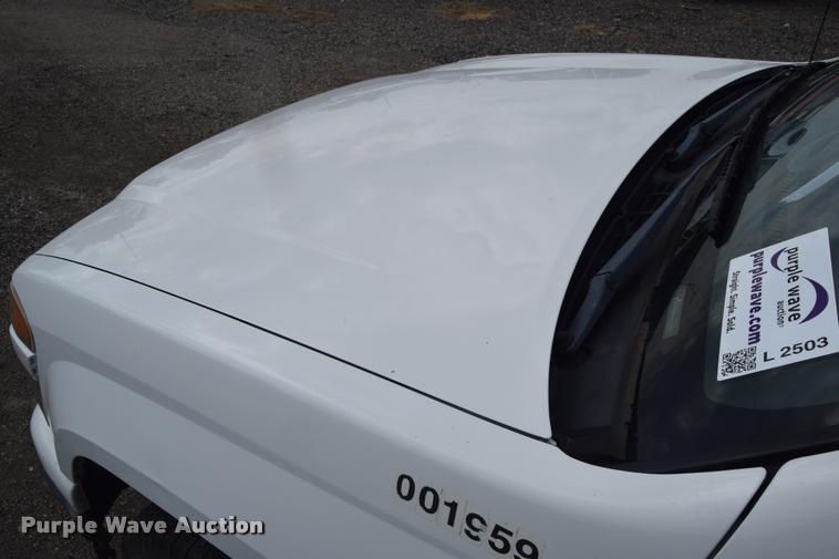 image for item L2503 2009 Chevrolet Colorado Ext. Cab pickup truck