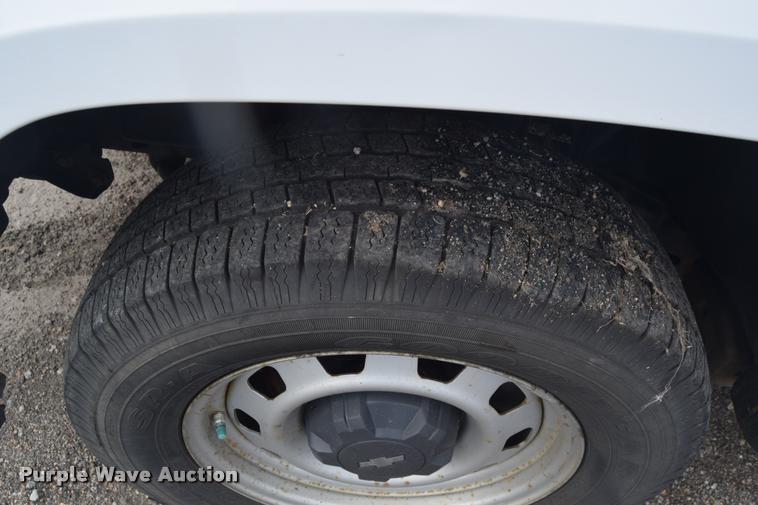 image for item L2503 2009 Chevrolet Colorado Ext. Cab pickup truck