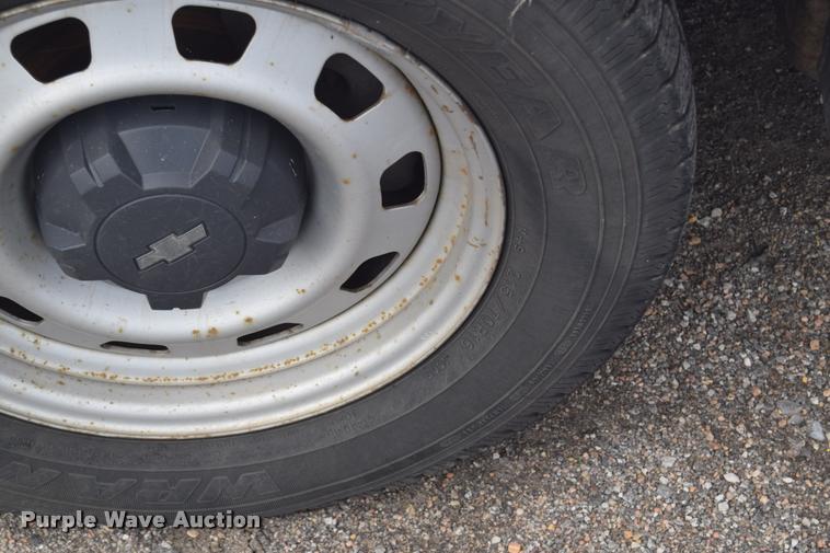 image for item L2503 2009 Chevrolet Colorado Ext. Cab pickup truck