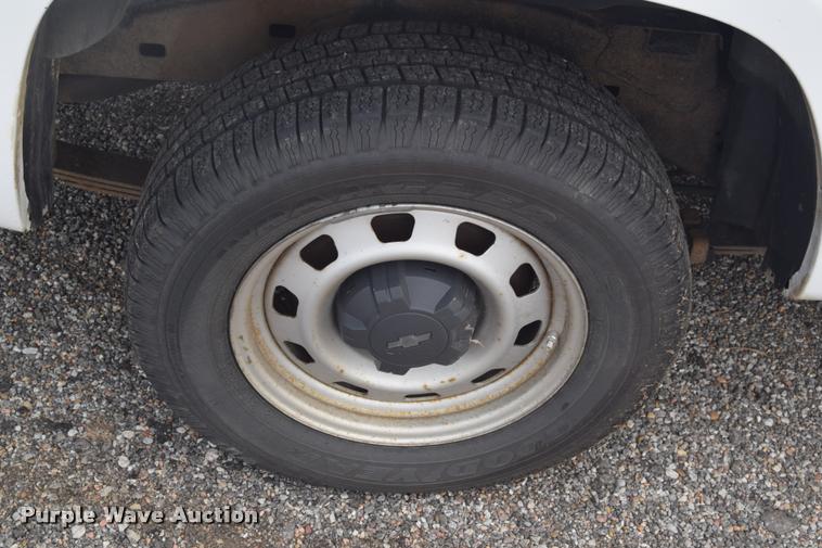 image for item L2503 2009 Chevrolet Colorado Ext. Cab pickup truck