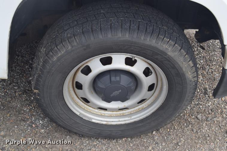 image for item L2503 2009 Chevrolet Colorado Ext. Cab pickup truck