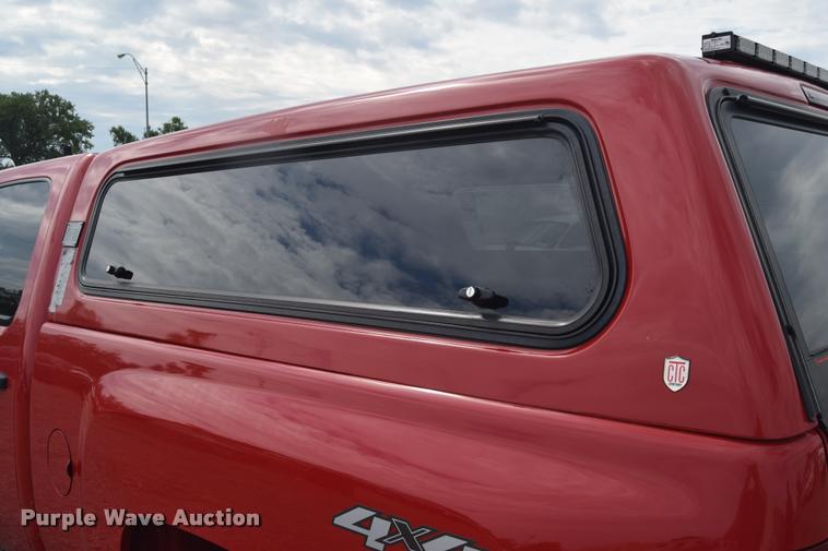 image for item L2504 2008 Chevrolet Silverado 2500HD Crew Cab pickup truck