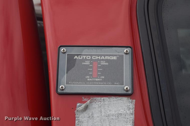 image for item L2504 2008 Chevrolet Silverado 2500HD Crew Cab pickup truck