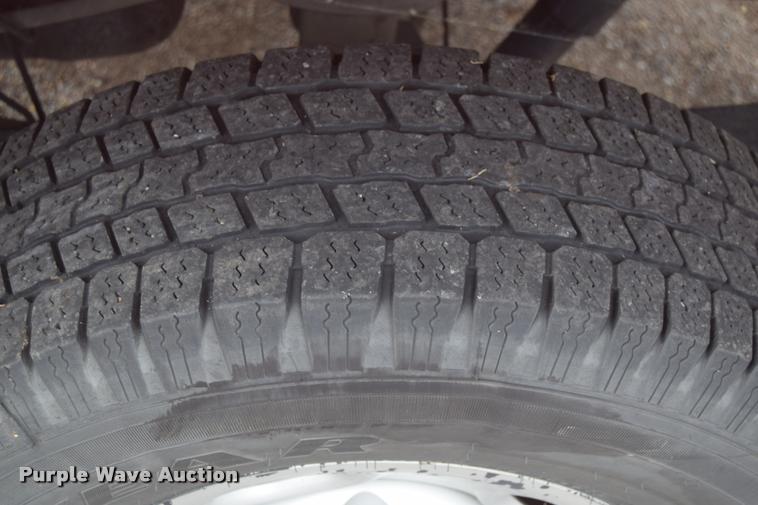 image for item L2504 2008 Chevrolet Silverado 2500HD Crew Cab pickup truck