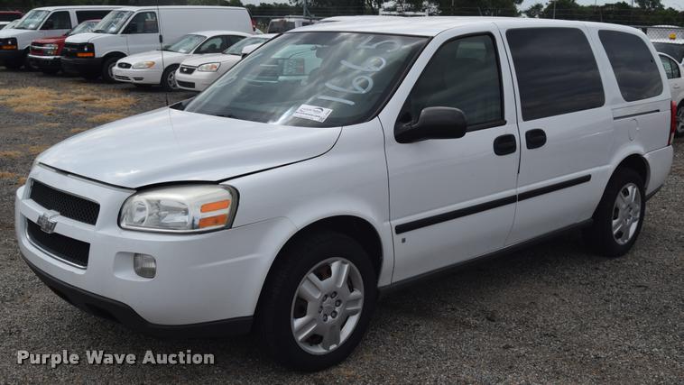 image for item L2505 2008 Chevrolet Uplander LS van