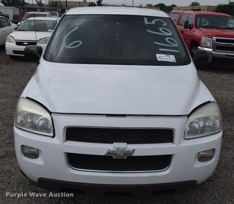 image for item L2505 2008 Chevrolet Uplander LS van