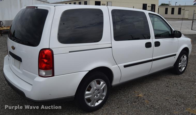 image for item L2505 2008 Chevrolet Uplander LS van