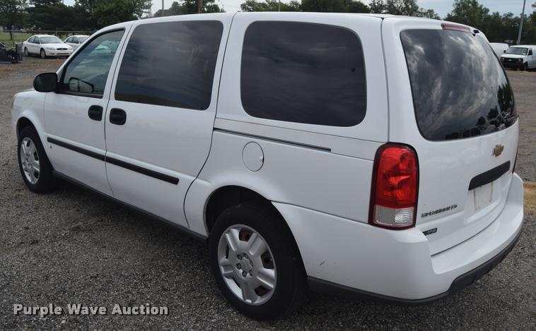 image for item L2505 2008 Chevrolet Uplander LS van
