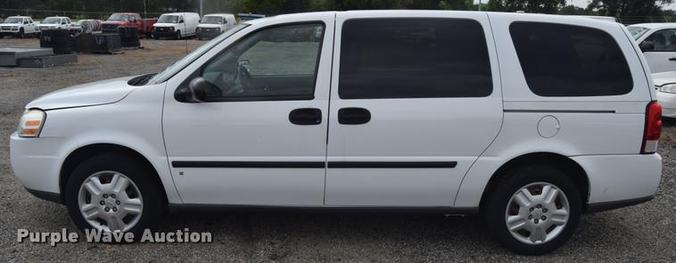 image for item L2505 2008 Chevrolet Uplander LS van