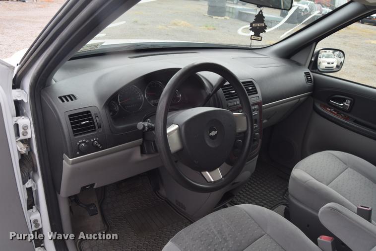 image for item L2505 2008 Chevrolet Uplander LS van