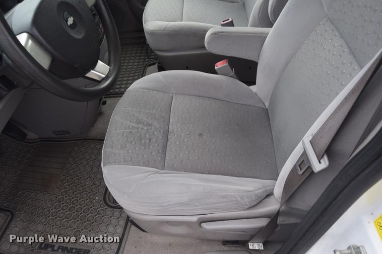 image for item L2505 2008 Chevrolet Uplander LS van