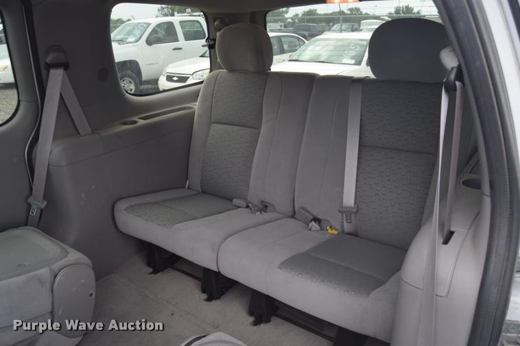 image for item L2505 2008 Chevrolet Uplander LS van