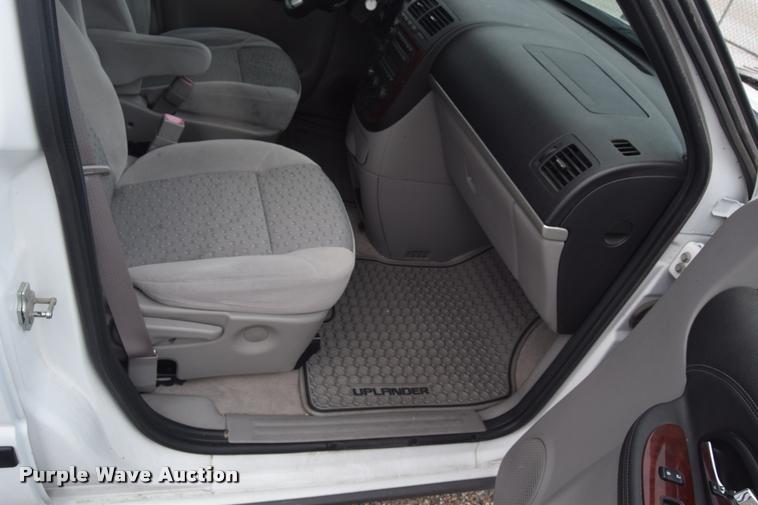 image for item L2505 2008 Chevrolet Uplander LS van