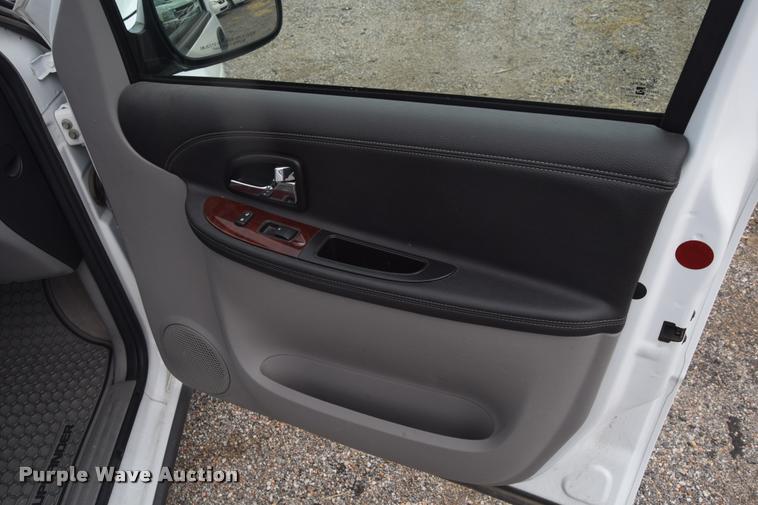 image for item L2505 2008 Chevrolet Uplander LS van