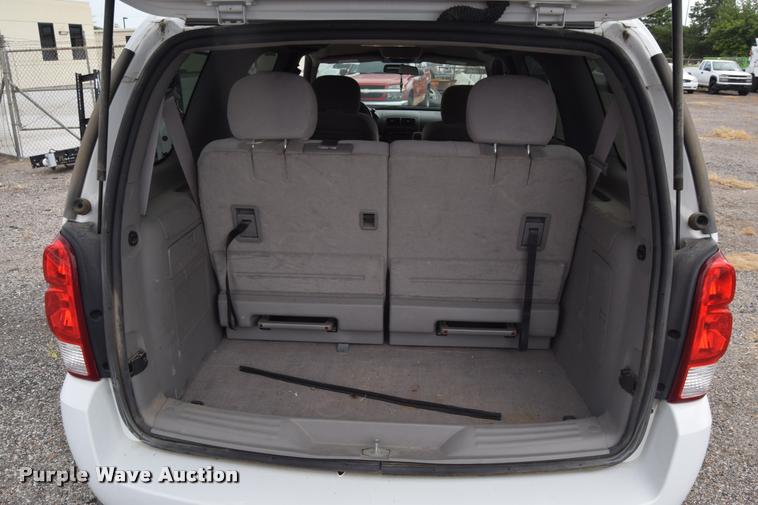 image for item L2505 2008 Chevrolet Uplander LS van