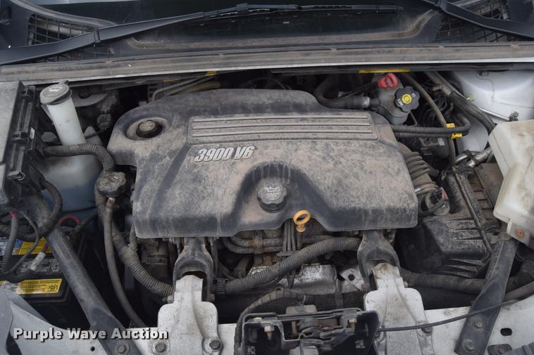 image for item L2505 2008 Chevrolet Uplander LS van